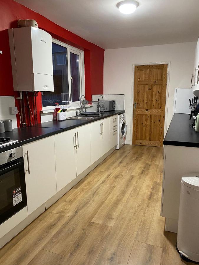 The Superhost - 4 Bedroom House Sunderland  Kültér fotó